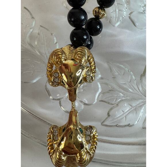 Vintage 1987 Avon Kenneth J Lane rams head necklace.  30” shortest strand. - Picture 6 of 16